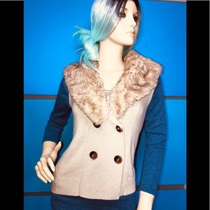 BCBG • Faux Fur Trimmed Knit Vest/ size (S)